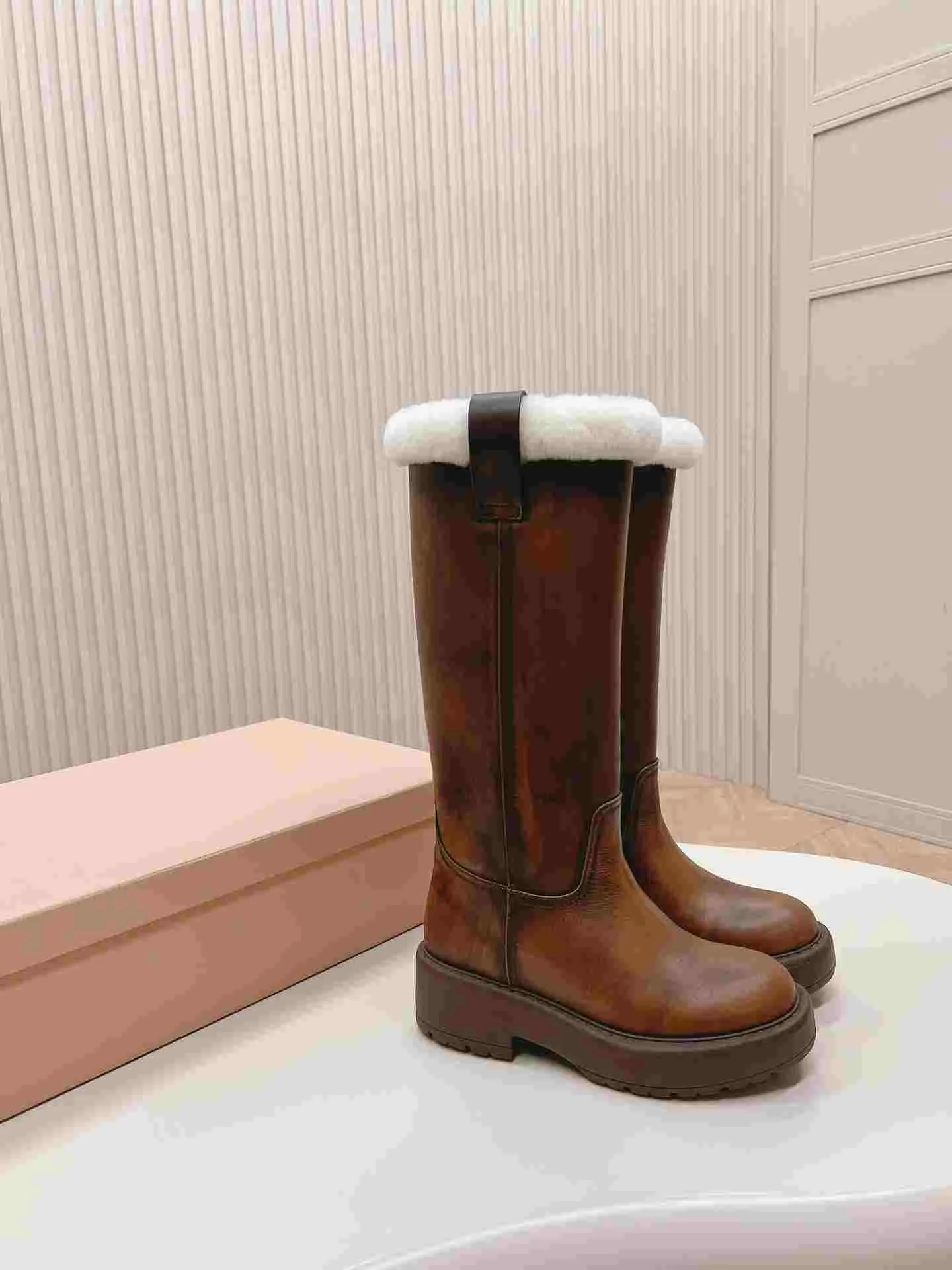 Vintage round head martin clearance boots
