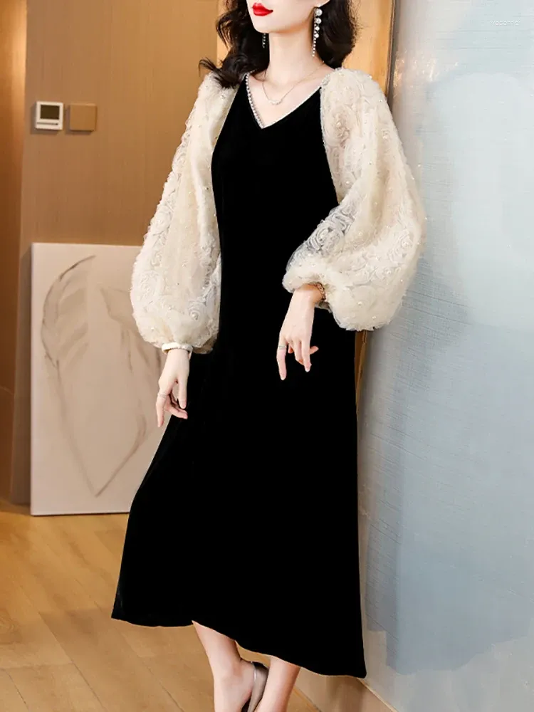Повседневные платья 2023, черное бархатное лоскутное платье с жемчужной сеткой и длинными рукавами, осень-зима, роскошные вечерние платья, женские корейские винтажные платья Хепберн
