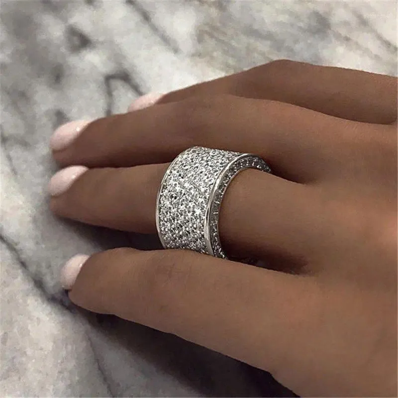 Hochzeit Ringe Weibliche Luxus Voll Weiß Zirkon Breiten Zeigefinger Für Männer Frauen Antike Gold Silber Farbe HipHop Bands Schmuck CZ