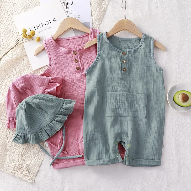 Rompers 2pcsset baby Summer Clothing Solid Born spädbarn med hatt Muslin Bomulls ärmlösa Baby Boys Girls Jumpsuit Outfits 230421