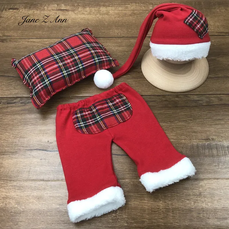 CAPS HATS Born Christmas Pography Clothing Supplies Baby Studio Shooting Outfits Christmas Costume Red HatpantsPlaid Pillow 231120