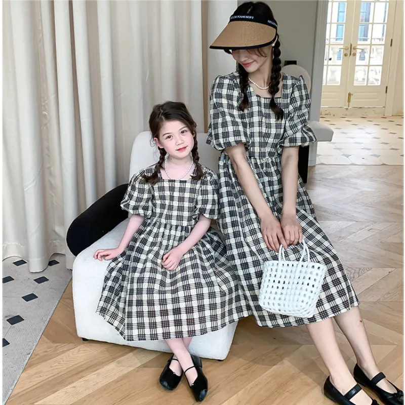 where to get a cute dress PRETTYGARDEN Women Summer Short V Neck Short Sleeve Line Hollo A Christmas Carol Family Color:Cream Waverly Print dreamsicle fits true to size