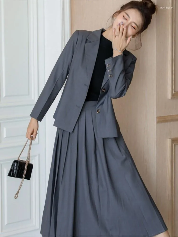 Tvådelklänning Spring Korean Women Pleated kjol Blazer Suit Grey Long Balzer 2 Set Office Outfit Bleizer Femenino Elegante