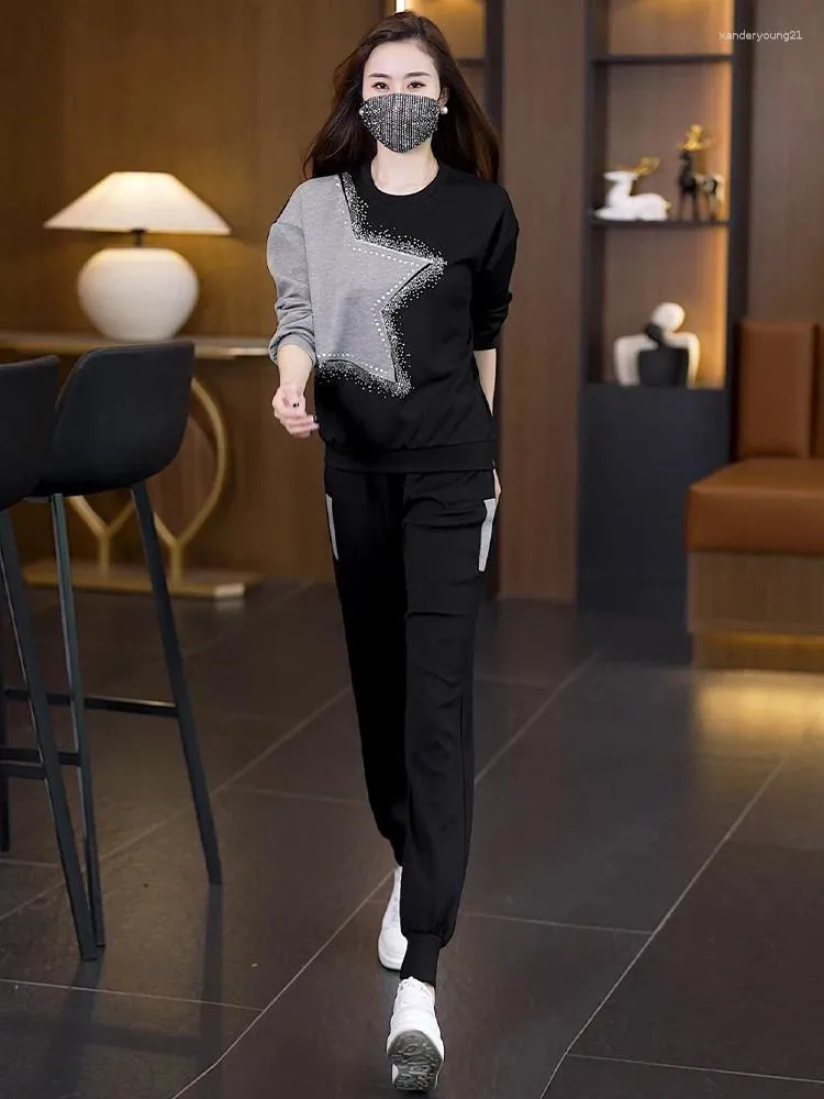 Kvinnors tvådelade byxor Autumn Winter Two-Piece Set For Women 2023 O Neck Diamond Sweatshirt Topps och stor storlek Kvinnlig bomullssport