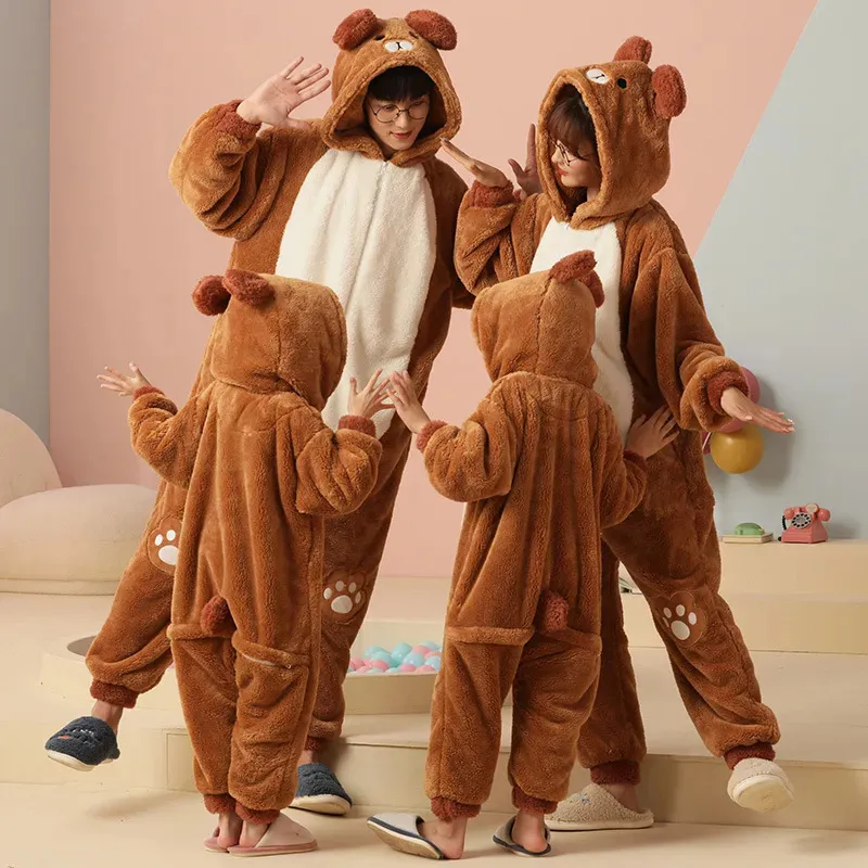 Familjsmatchande kläder julpyjamas för familjematchande kläder par varma fleece onesies pajamas kvinnor män anime sömmar sömnkläder barn jumpsuits 231120