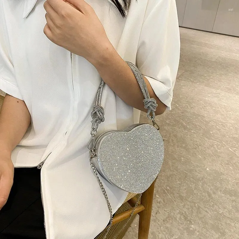 イブニングバッグラブディナーバッグ2023ファッションダイヤモンドレトロ女性デザイナー財布とハンドバッグ女性のためのクロスボディ