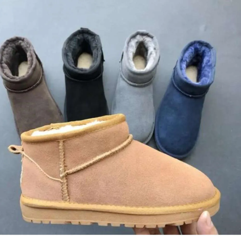 2024 Nuovi stivali UGGsity Kids Australia Scarponi da neve Designer Scarpe per bambini Inverno Classico Ultra Mini Botton Neonati maschi Ragazze Stivaletti alla caviglia Kid Fur FD107