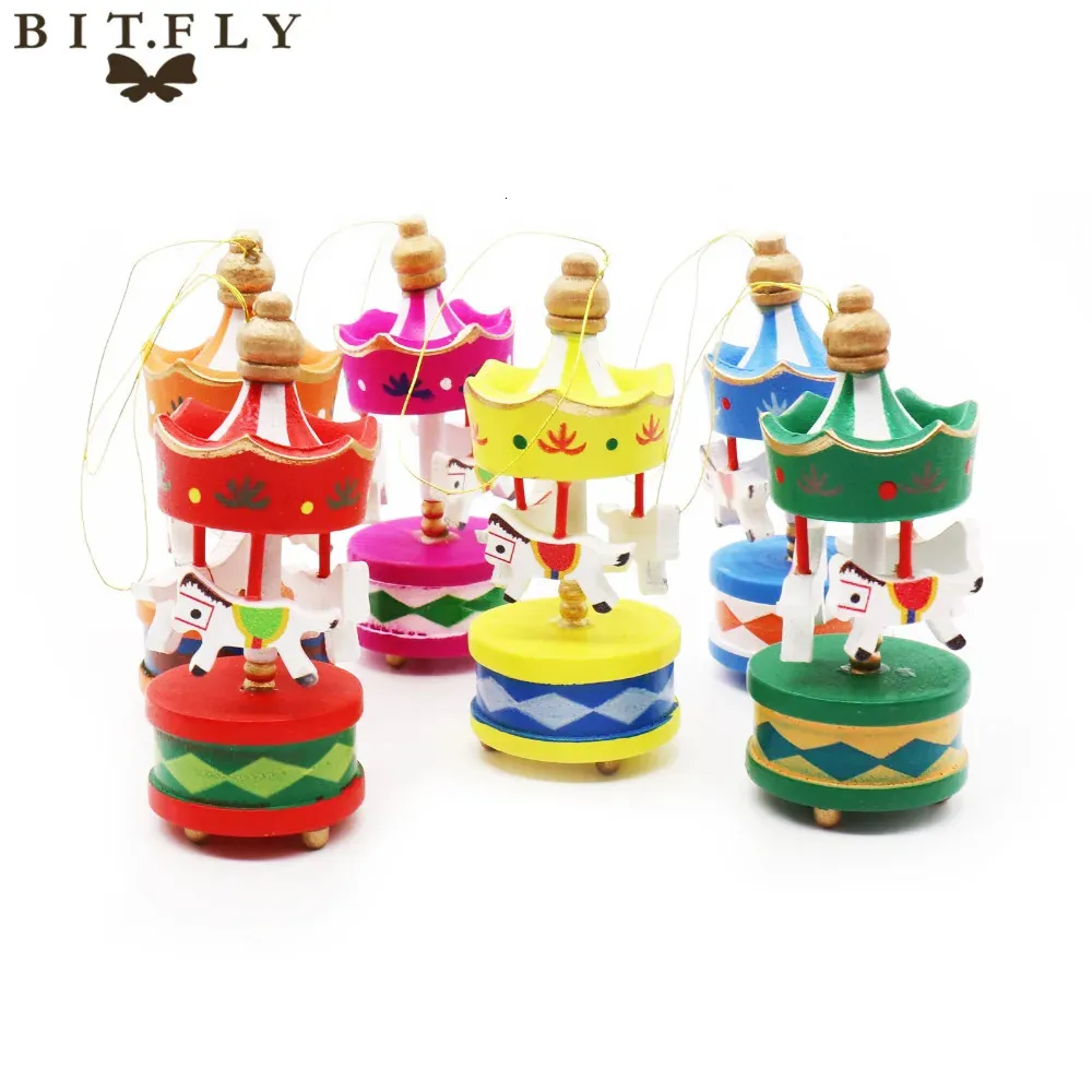 Christmas Toy Supplies 6pcs Merry Christmas Wood Carousel Horse Ornaments Mini Beautiful Wooden Xmas Children Gift Toy Year Christmas Gifts Pendant 231121