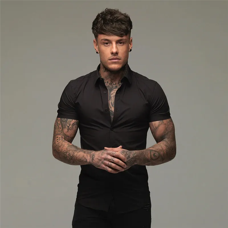 Hommes Chemises Décontractées D'été De Mode Slim Fit Bouton À Manches Courtes Hommes Sportswear Robe Chemise Mâle Hipster Tops Fitness Vêtements 230421