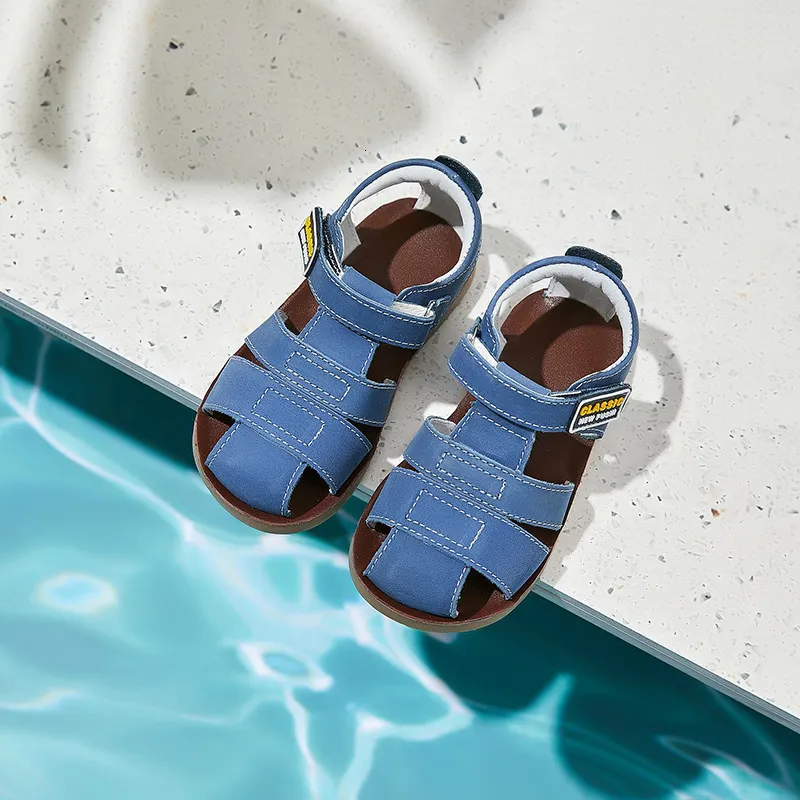 Sandálias Crianças sandálias de praia em couro legítimo fosco meninos sandálias descalças antiderrapantes com forro de couro baby soft sandálias azul marinho 230421