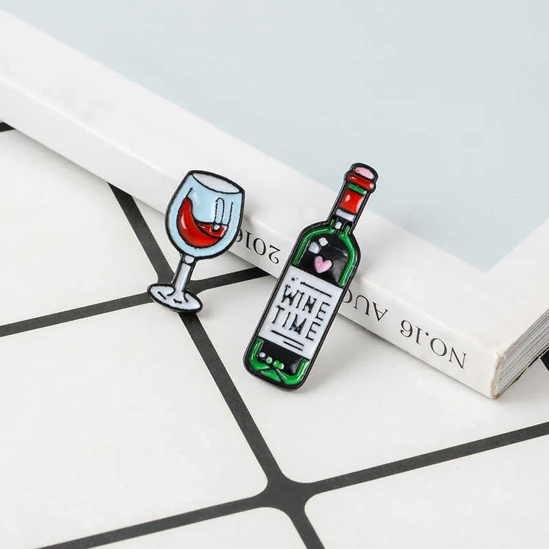 Pinos broches vinho tempo mini vinho fofo e vinhos copos de casal pinos de vinho tinto garrafa de xícara de broches de esmalte para amantes melhor amigo pinos z0421