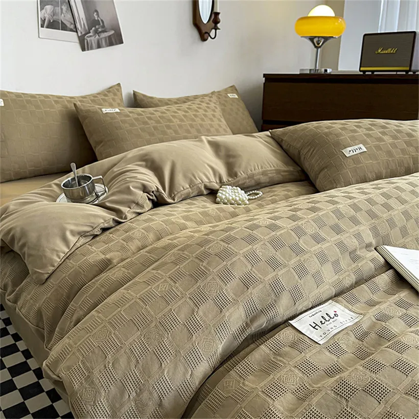 Zestawy pościeli Nordic Brown Duvet Cover 3D Waffle Plaid Combe Zestaw Chic Zamontowany arkusz pościel Posilania 220x240 kołdra 230422