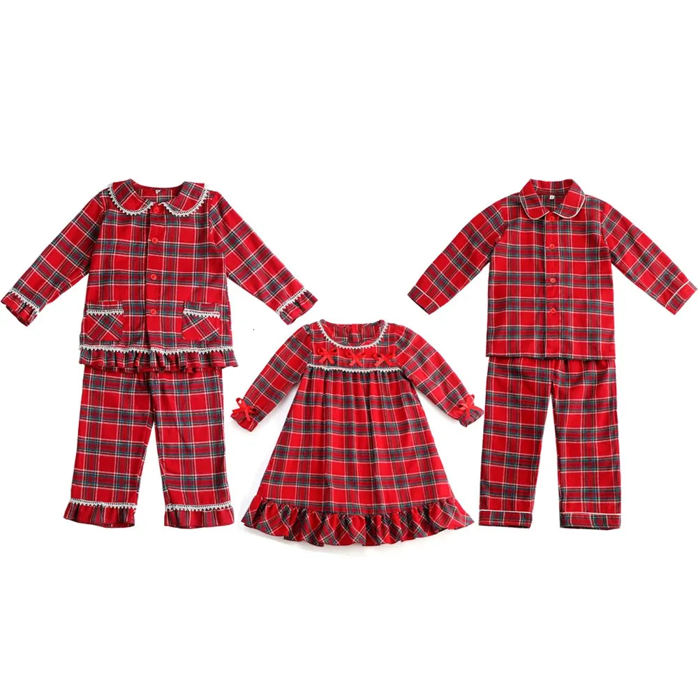 Set di abbigliamento Pigiama per neonati Pigiama rosso a quadri in flanella abbinato Pigiama per bambina per ragazzi Famiglia Pigiama natalizio per fratelli unisex per bambini 231122