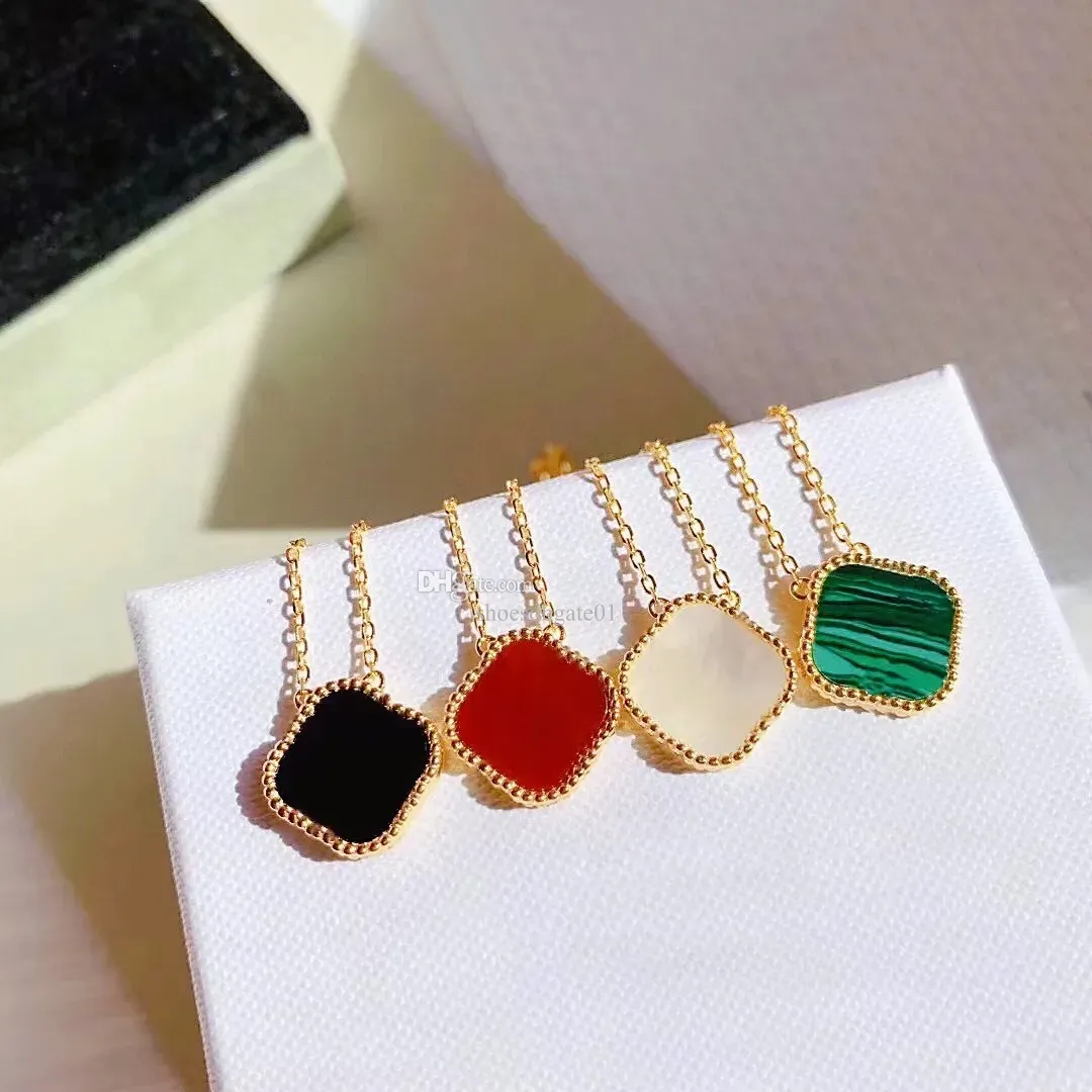 Clover leaf store jewelry brand