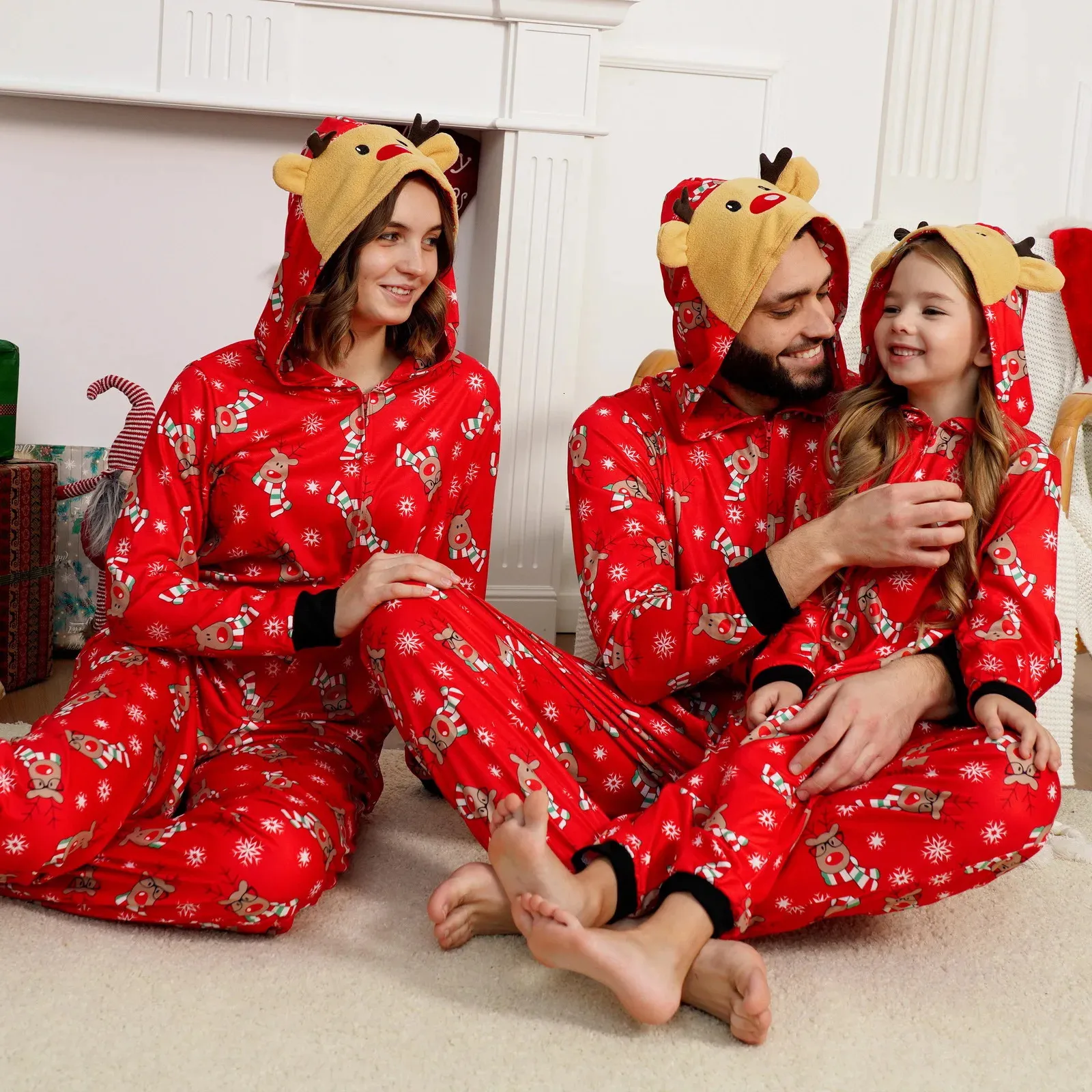 Tenues assorties pour la famille, combinaison à capuche imprimée élan, vêtements de noël pour la maison, pyjama de Couple, Parent-enfant, 2023, 231122