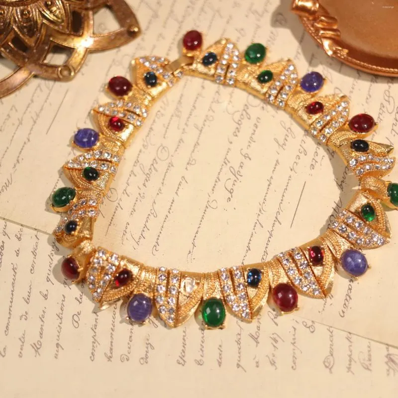 ペンダントネックレス重工業Zhonggu RubyとEmerald Collar Retro Ornamentネックレス