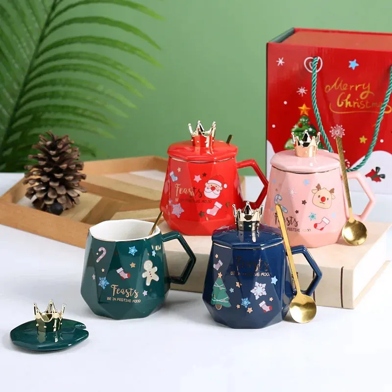 Mugs Christmas Gift Set Ceramic Cup med Cover Spoon Cartoon Mug Water 231121