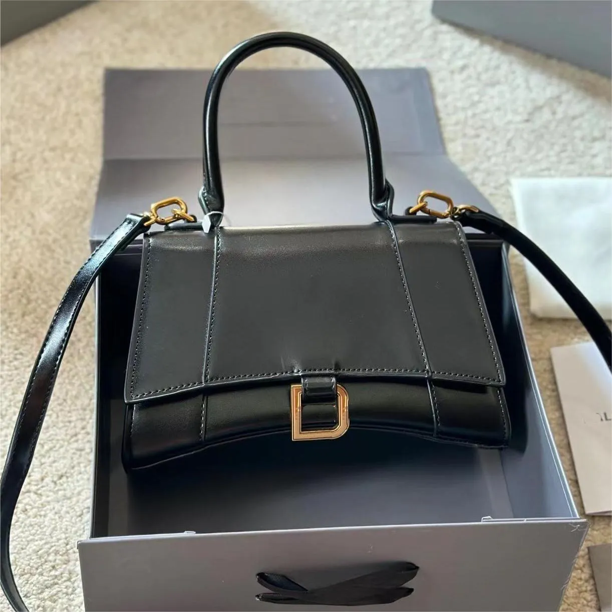 Kadınlar Lüks Tote Top Cowhide Moda Çantası Klasik Kum Saati Yastığı Çanta Serin Kız Trendi Gündelik Seyahat Partisi Omuz Crossbody Bag