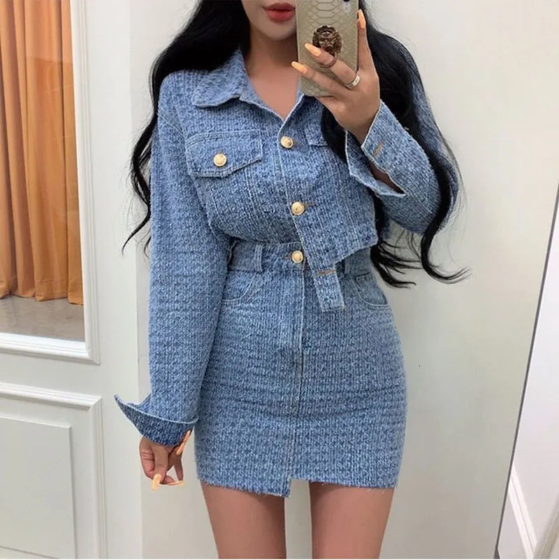 Tvådelad klänning Cowboy Set Two-Piece Suit Autumn Fashion Turndown Collar Blue Single-Breasted Short Denim Shirt Top Solid Color Hip Skirt 230422