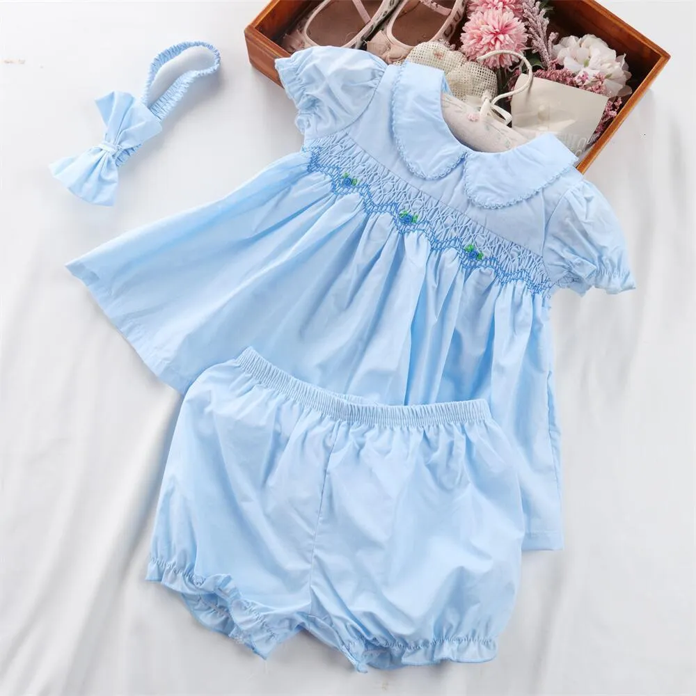 Kleidungssets 3-teiliges Sommer-Baby-Kleid mit gesmoktem Blumenmuster und Shorts, Stirnband, Kleinkind, Stickerei, Boutique, spanisches Prinzessinnenkleid 230422
