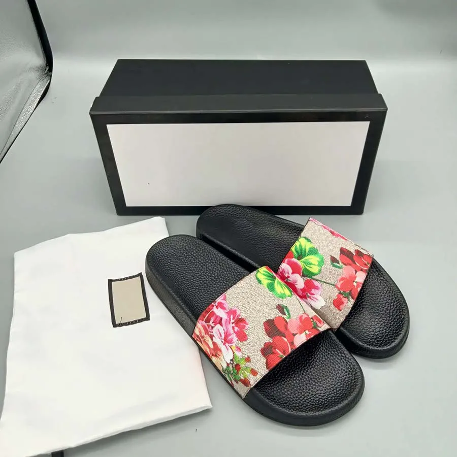 Designer Kvinnor Skor tofflor Sandal Slide Sembroidered Highquality Flat Shoes Black Pink Animal Pattern Solid Color