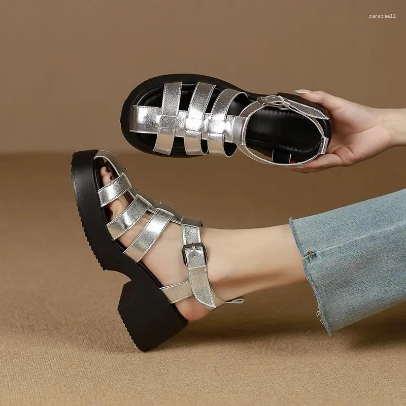 Sandalet Kadın Doğal Deri 22-25cm Koyun Dinini Retro Gladyatör Yaz Ayakkabıları Platformu