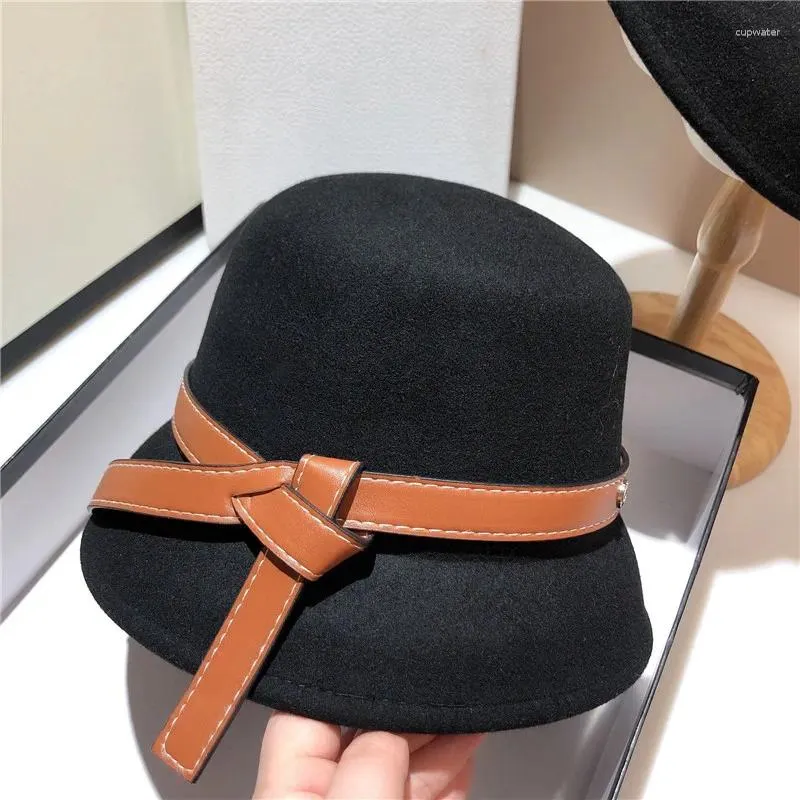 Berets 202310-2508689 Spring Winter Grace Solid Black Wool Belt Bowknot Lady Bucket Cap Women Terty Hat