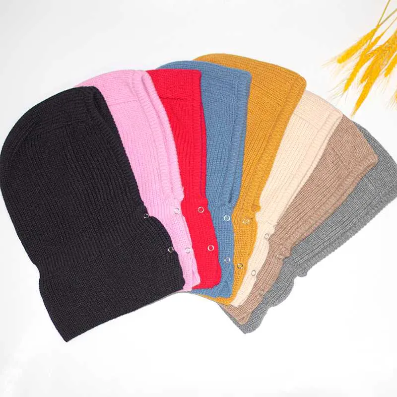 Bérets automne hiver couleur unie bouton casquette hommes et femmes tricoté chaud cou Protection à capuche écharpe Bonnets pour femmesbérets