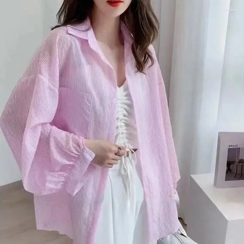 Damenblusen Koreanischer Stil Gestreifte Bluse Frau 2023 Sommer Weiß Lose Sonnencreme Puffärmel Shirts Damenmode mit Taschenknopf