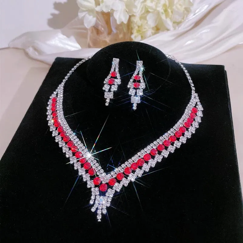 Комплект ожерелья и серег, модные геометрические V-образные формы для женщин, элегантные красные стразы, кристаллы, свадебные украшения для невесты, подарки