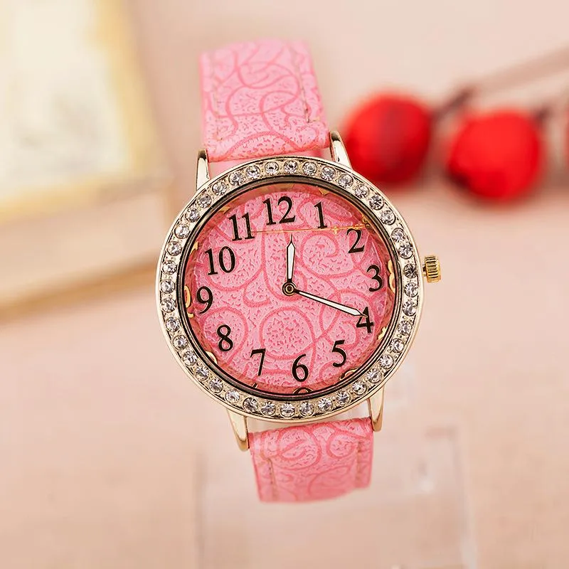 Relógios de pulso 2023 Moda coreana Multicolor Diamond Watch Acessório feminino