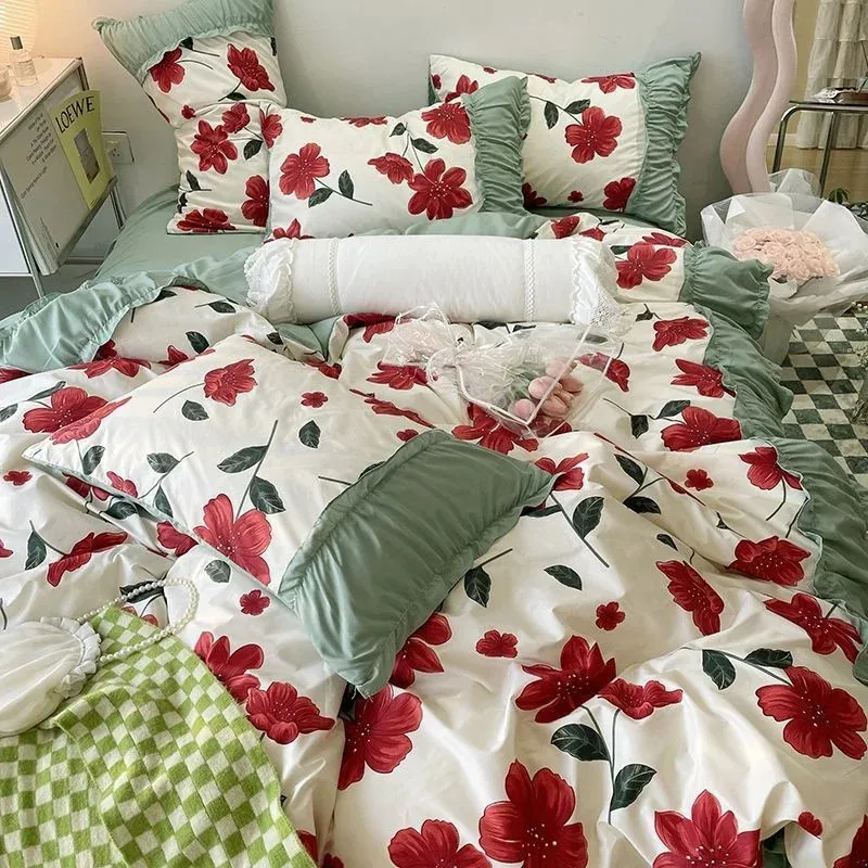 Bedding sets Luxury Romantic Flower Set Girls Woman Princess Ruffles Lace Duvet Cover Bed Skirt Sheet Pillowcase Fashion Home Textile 231122