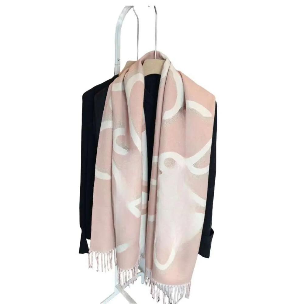 Lowes Scarf High Quality Fashion Women Luxury Cashmere Scarf Shawl Print暖かい秋の冬クリスマス新年の誕生日