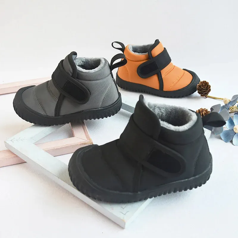 Botas de inverno crianças veludos sapatos de algodão bebê casual softsoled botas quentes meninos e meninas moda curta neve 231122
