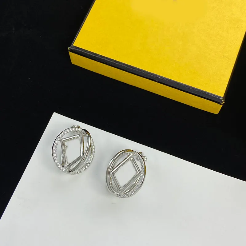 Gold Hoop Earring Luxe designer oorbellen voor vrouwen Pearly Earring Letter Oordelrup Luxe ontwerpers Sieraden Charm Oorringstuds met doos