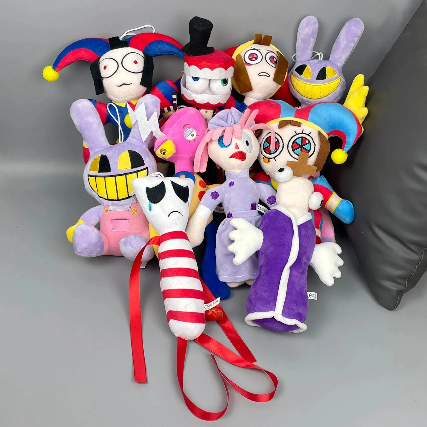 NAGGIS lincroyable Peluche de Cirque numérique, Mignons Pomni Le Clown et  Jax Le Lapin, périphériques de Jeu de Bande dessin