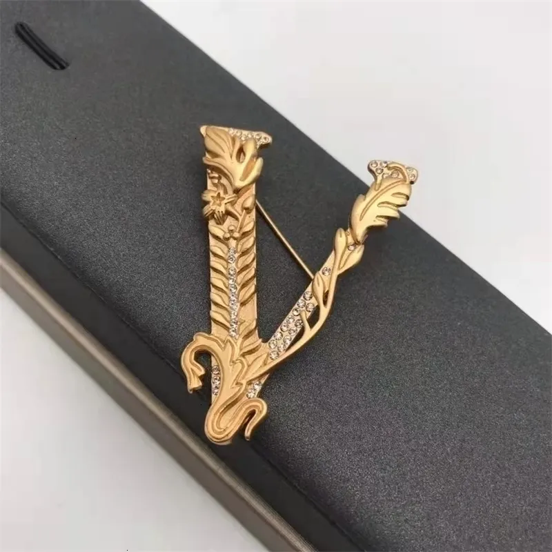 Pins Brooches Trendy Copper Brass Gold Plated Brooches Pins For Women Fashion Accessories Wedding Party Birthday Gift 231118