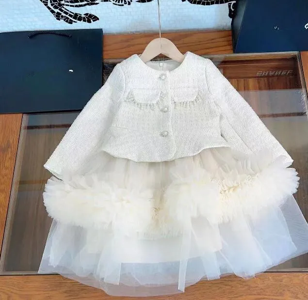 Set-Designer-Mädchenkleid, neue High-End-Oberbekleidung + Netzkleid, luxuriöse Winter-Oberbekleidung, Designer-Oberbekleidung mit langen Ärmeln für Kinder