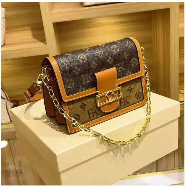 Braune Schulterhandtaschen Elegante Frauen Tasche In Braunem