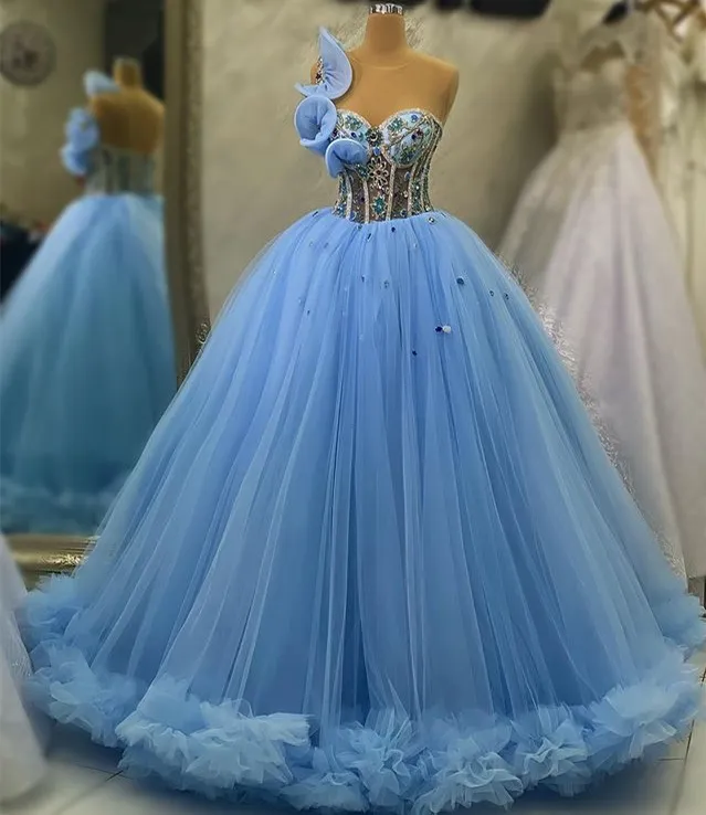 2023 avril Aso Ebi Crystals de perles Quinceanera robes Sky Blue Sheer Neck Ball Ball Tulle Prom Party Fête Pageant Robes d'anniversaire Robe ZJ0240