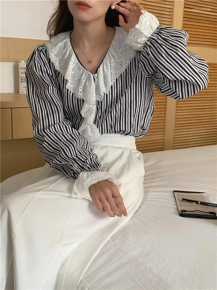 Casual Patchwork Hollowed Out Contrast V Neck Sweaters Casual Patchwork Hollowed Out Contrast V Neck Sweaters