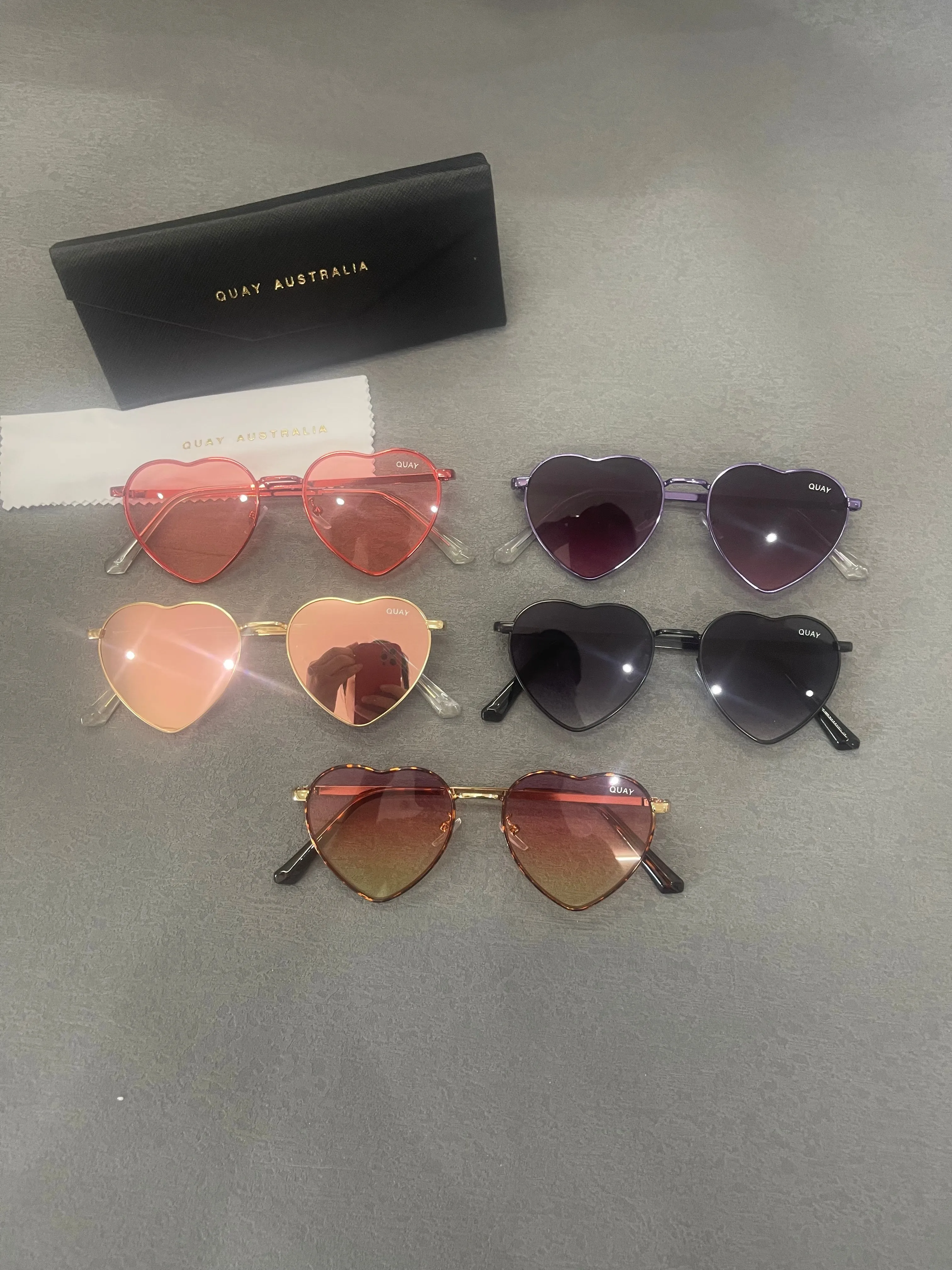 Quay Womens Pink Heart Shaped Border Alloy Frameless 