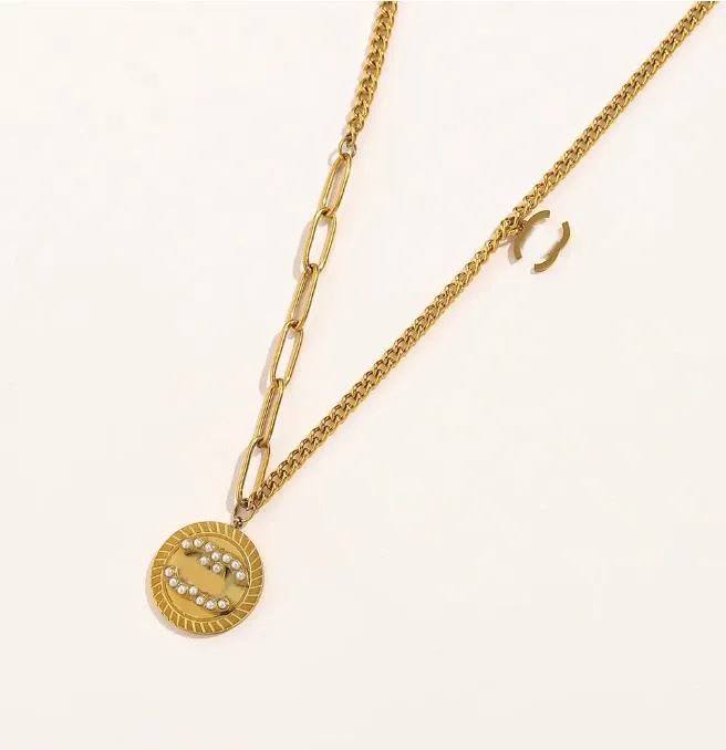 Classio Women Designer Brand Double Letter Necklace Choker Pendant 18K Gold MITATEDステンレス鋼セーターネックレスステートメントJewerlryアクセサリー