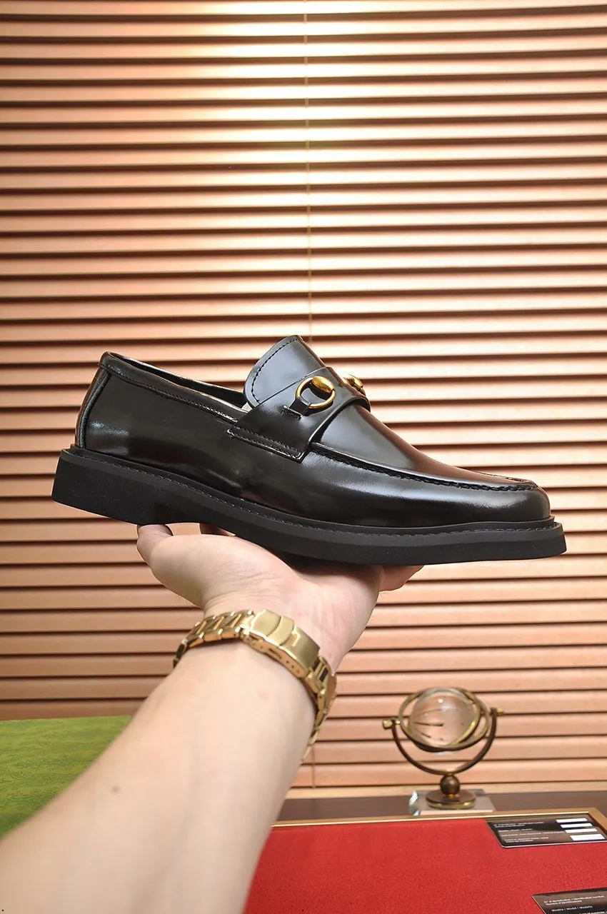 Brogue work shop shoes