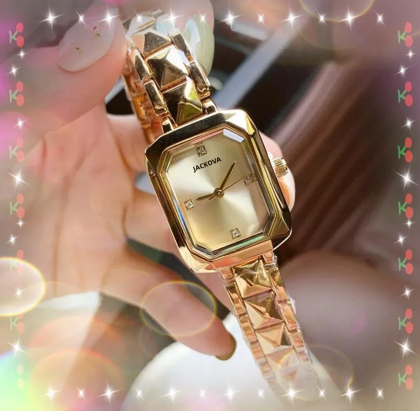 Top Model Orologio da donna con quadrante piccolo ad angolo quadrato Movimento al quarzo giapponese Orologio con cinturino in acciaio inossidabile Bracciale a catena con design a tre perni Orologi Regali di Natale