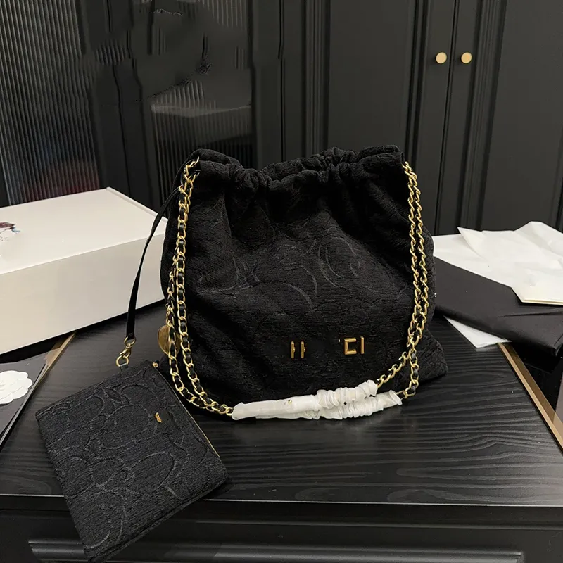 Bolsa de basura de tela para mujer, elegante bolso de hombro con herrajes metálicos, cierre de Metal, bolso de lujo con cadena Matelasse, bolsos cruzados