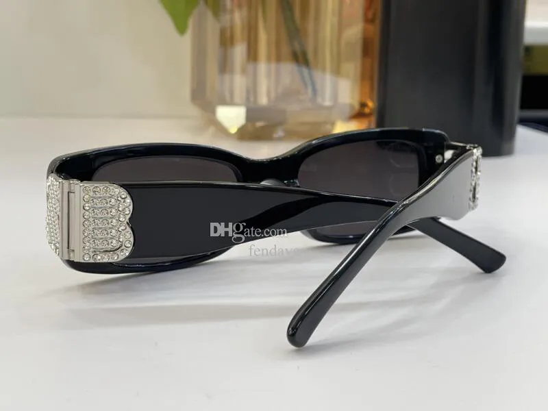 5A Eyeglasses BB BB0096S Rhinestones Dynasty Rectangle Eyewear Discount Designer Solglasögon för män Kvinnor 100% UVA/UVB med glasögon Box Fendave 621643