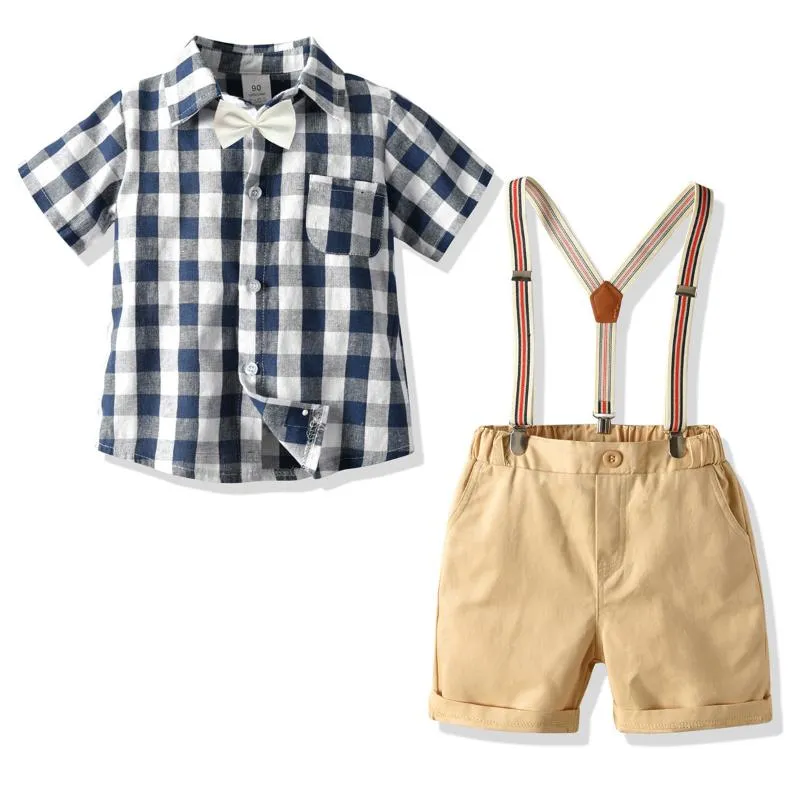 Kläderuppsättningar 2023 Baby Boys Suit Summer Barn Kläder Kort ärm Plaid Skjorta och bältesbyxor Ställ barndräkter för födelsedagsfabrikssal
