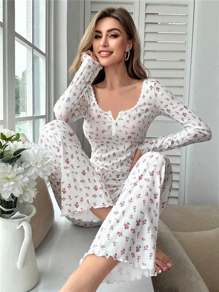 Kvinnors sömnkläder Ditsy Floral Print Sallad Trim Pyjamas Set Elastic Waistband Loungewear Full Sleeve Nightwear 231122