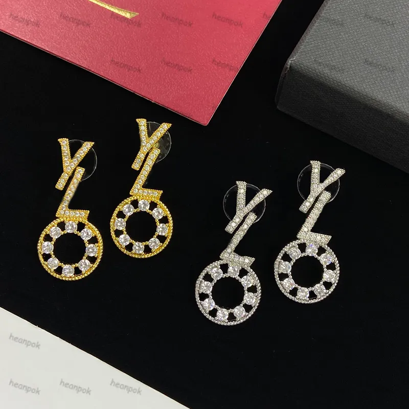 Nya designerörhängen Kvinnor Studs Guldörhängen Luxur Designer Jewelry Diamond Hoops Silver Letter Y Earings Fashion Dangle Orecchini